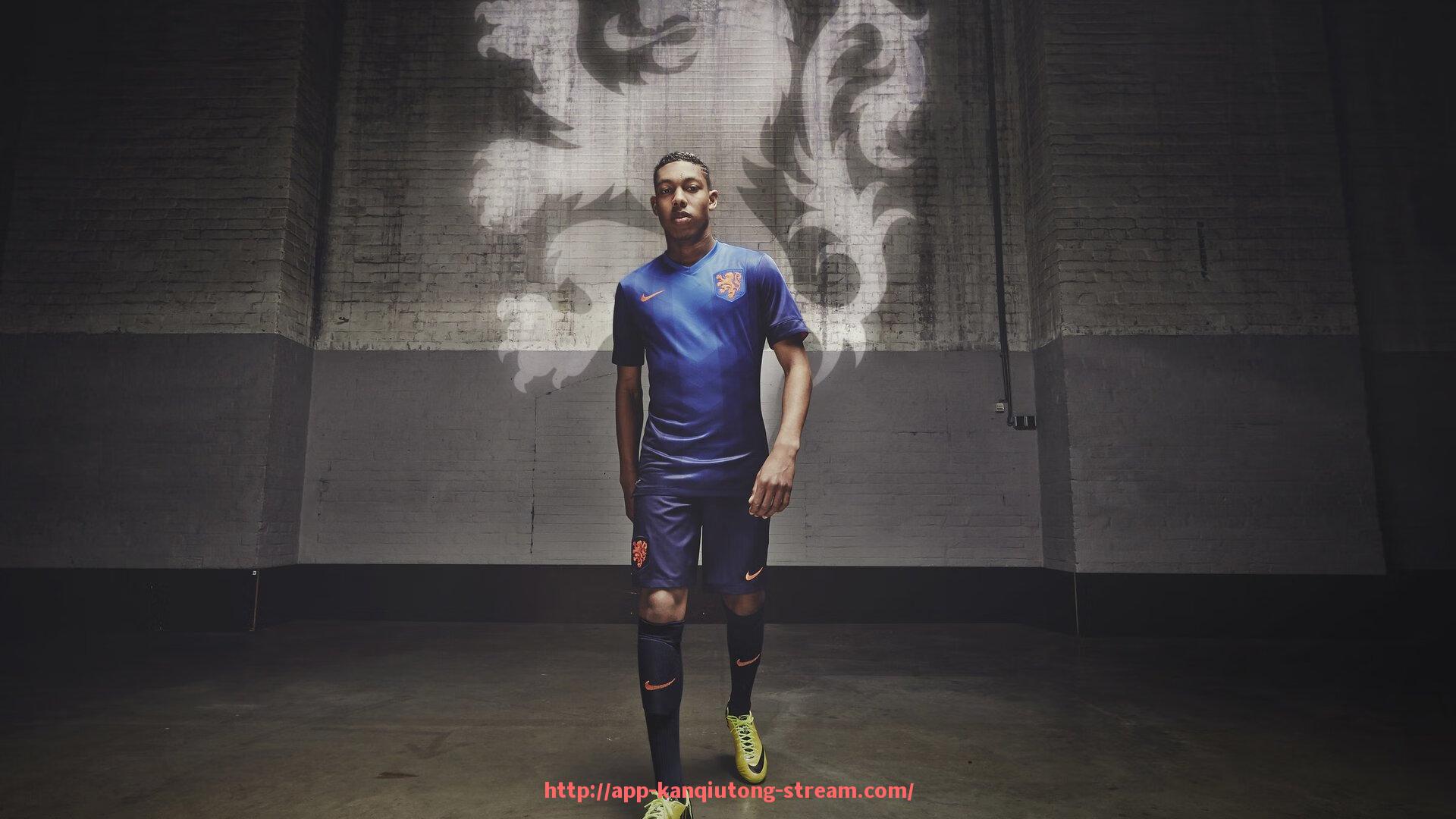 看球通-中超联赛球迷现场呐喊助威的氛围与文化特色